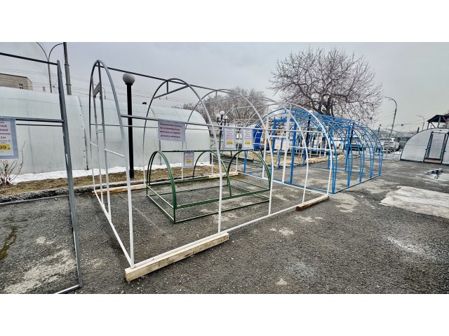 Теплица Кормилица 4х3х2,1м Усиленная, окрашенная, 2 двери